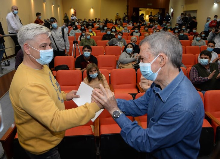 Familias de Brinkmann recibieron créditos del Banco de la Gente