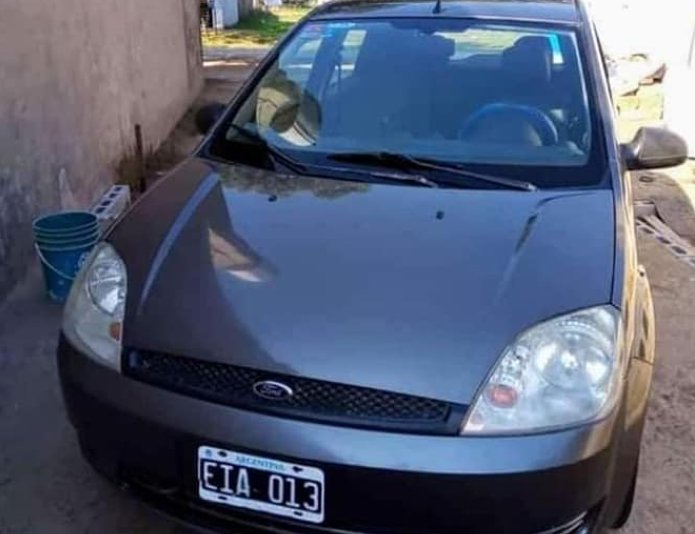 Brinkmann: Le robaron el auto mientras compraba en un comercio