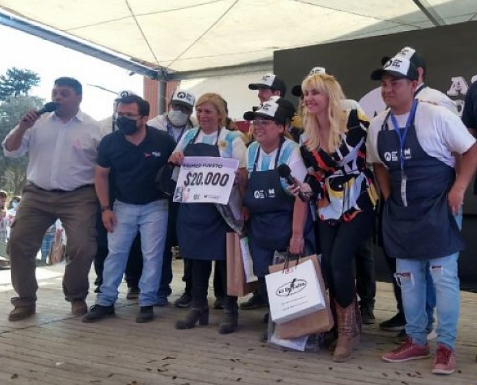 Madre e hija de Morteros ganaron el certamen de asadoras en Marull