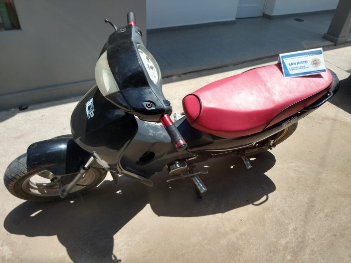 Secuestraron moto y recuperaron garrafa robada en Brinkmann
