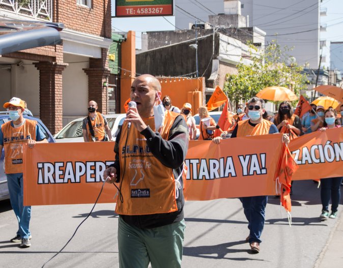 Profesionales de la salud denuncian descuentos por parte de la provincia