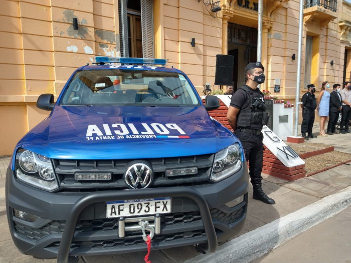 Entregaron nuevos móviles policiales a localidades del departamento