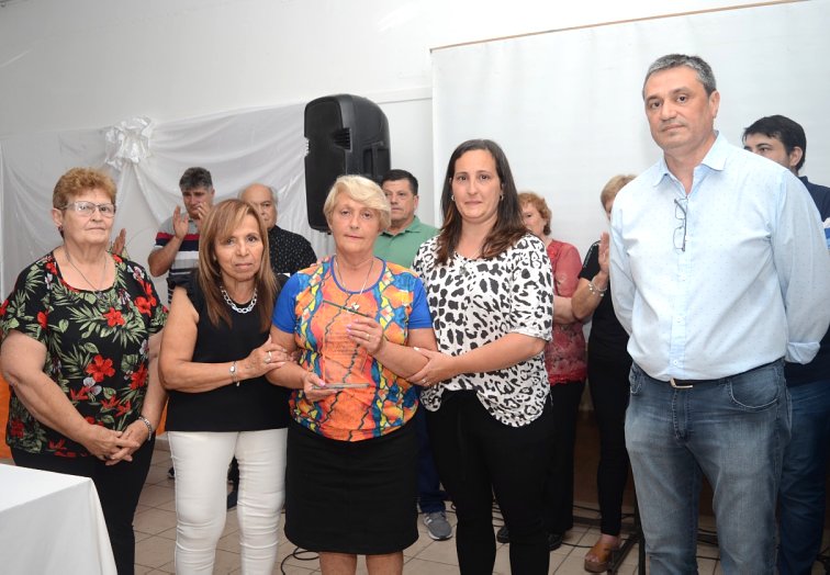 En Brinkmann, agasajaron y reconocieron al personal de salud