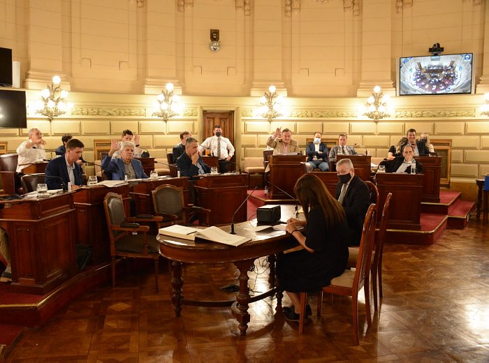El Senado aprobó el Presupuesto y la política tributaria 2022