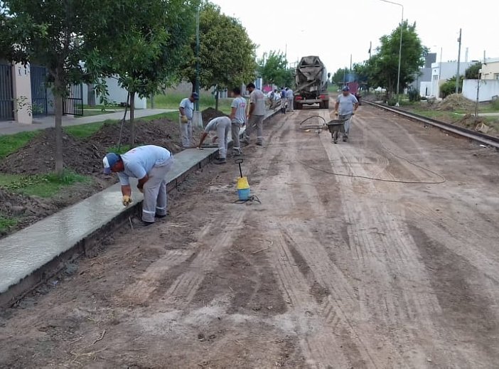 Suardi: Sigue avanzando la obra de ripio en Bo. Sarmiento