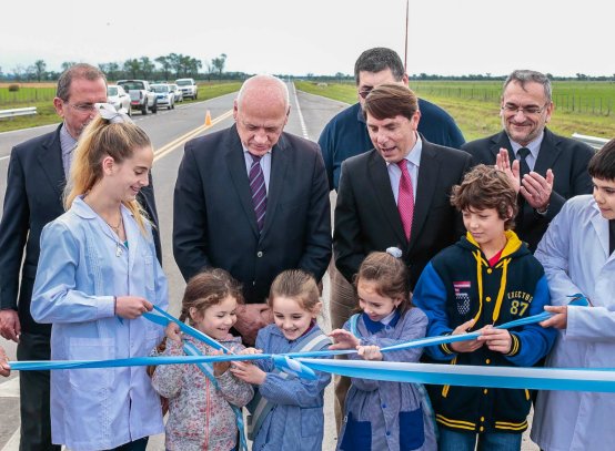 Bonfatti inauguró la pavimentación de la ruta 80 S