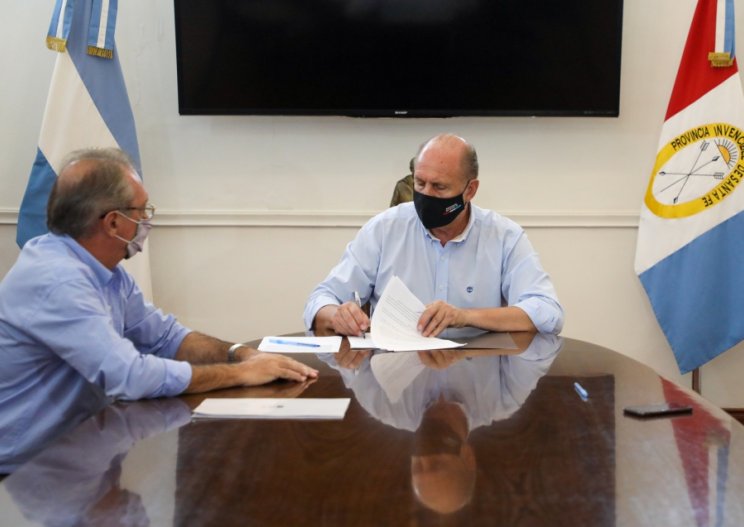 Perotti firmó el decreto que declara la emergencia agropecuaria