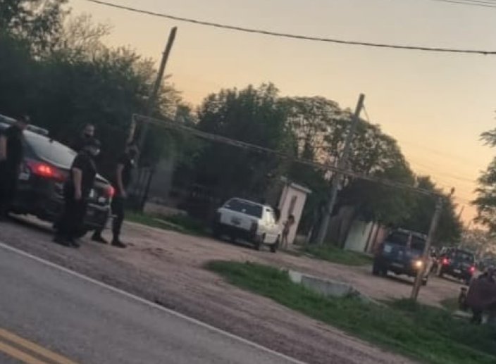 Ceres: Mataron a un joven y otro lucha por su vida