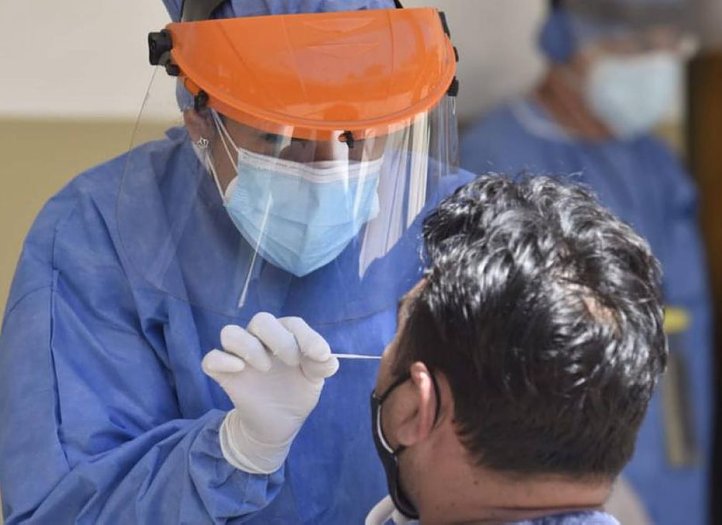 Los contagios de coronavirus bajaron un 70% en la provincia