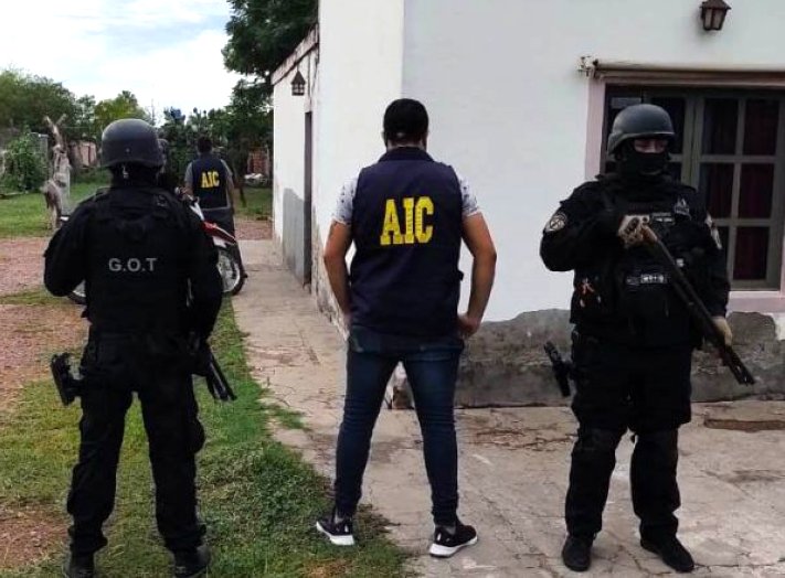 Dos detenidos por un robo calificado en Ceres