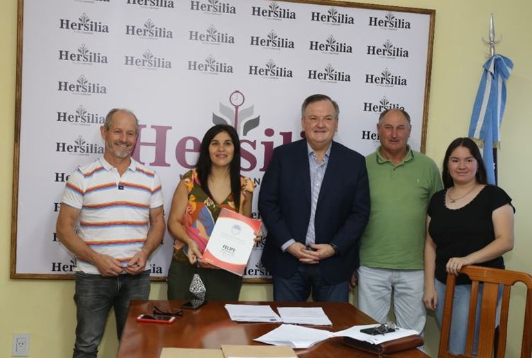 Hersilia: Michlig y Romero firmaron convenio para colocar iluminación led 