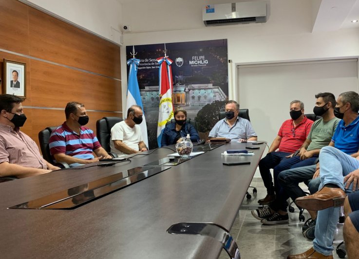 Michlig y González entregaron recursos para instituciones de San Cristóbal