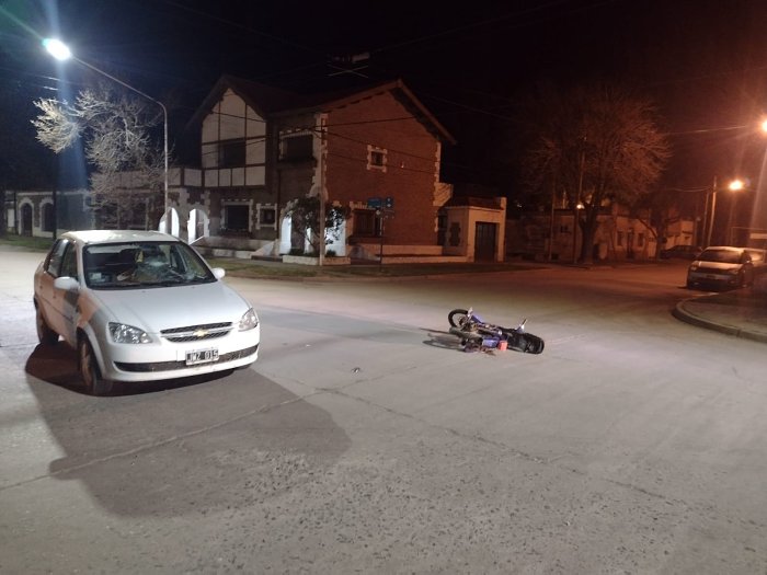 Chocaron una moto y un auto en Suardi