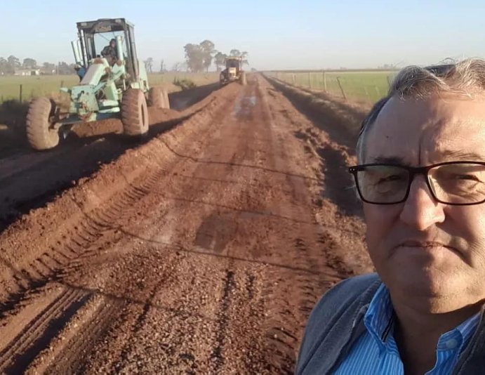 Avanzan obras eléctricas y arenado de caminos en Monte Oscuridad