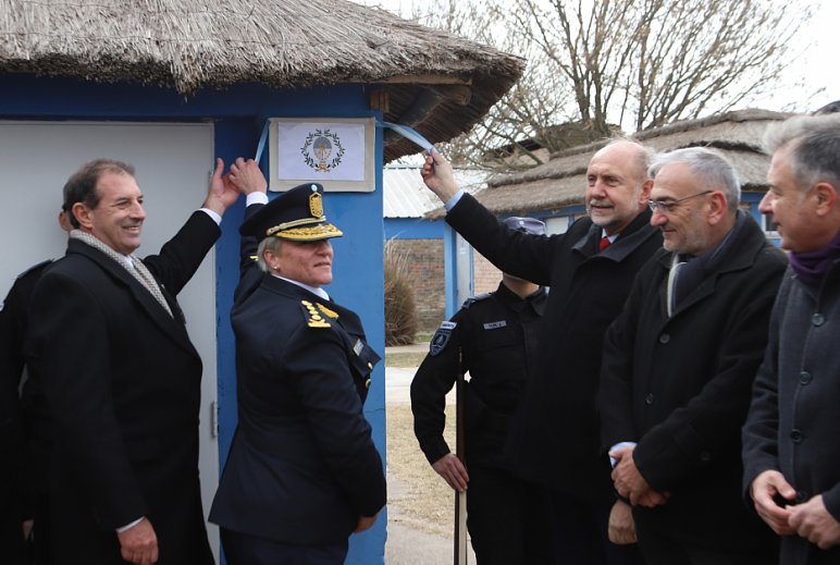 Perotti inauguró la Escuela de Policía de Rafaela