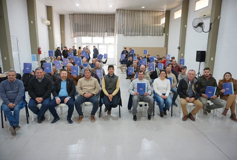 La provincia entregó aportes por sequía a productores del departamento San Cristóbal