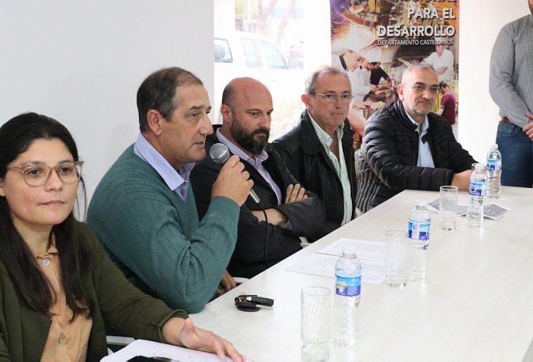 La Provincia entregó aportes a productores del departamento Castellanos