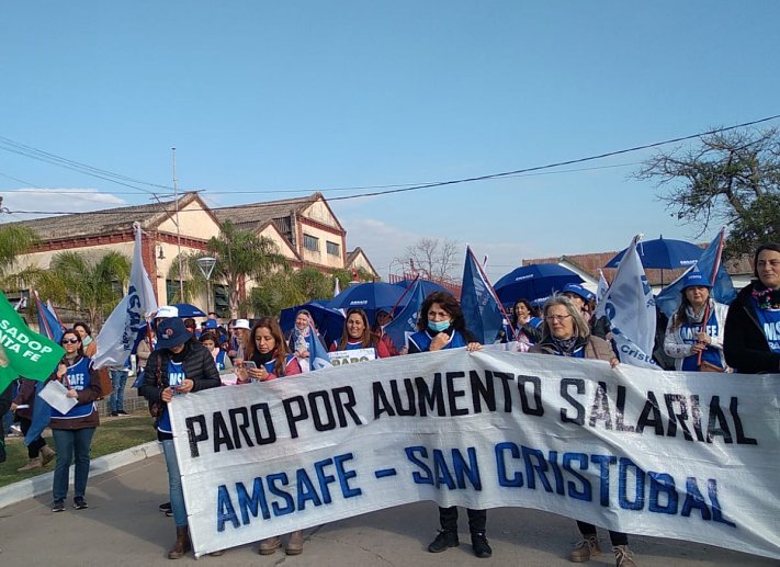 Docentes de AMSAFE y Sadop se movilizaron en San Cristóbal