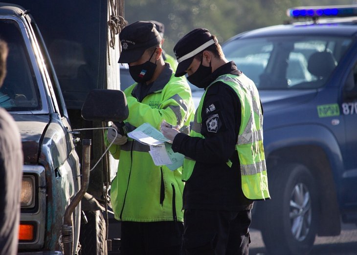 Diez policías de Seguridad Vial detenidos por pedidos de coimas