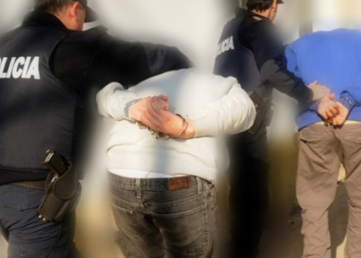 Dos jóvenes detenidos en Brinkmann y Porteña