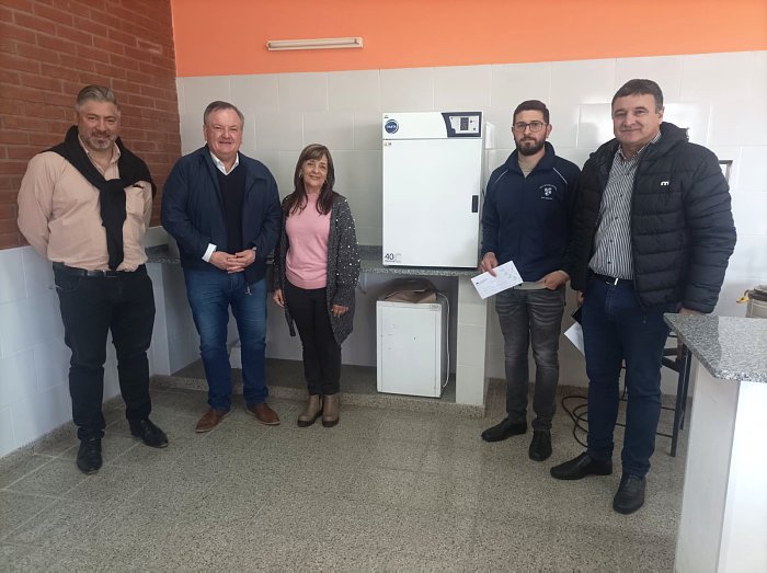 Michlig y González entregaron aportes a instituciones de San Guillermo y Villa Trinidad