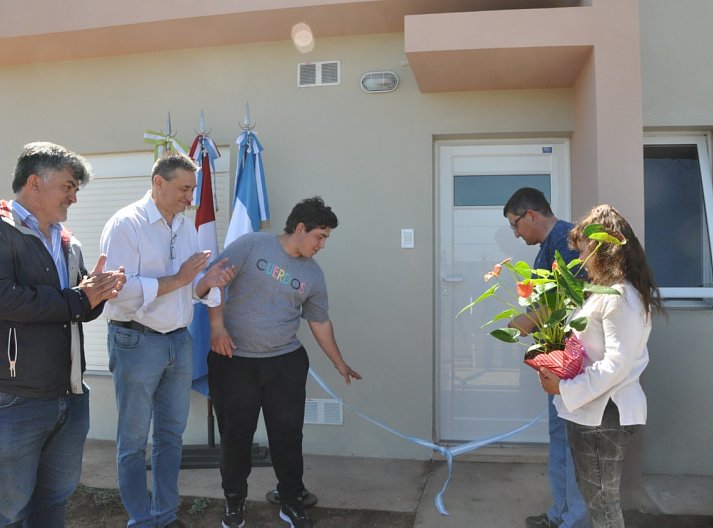 Inauguraron en Brinkmann una nueva vivienda del Plan Habitar
