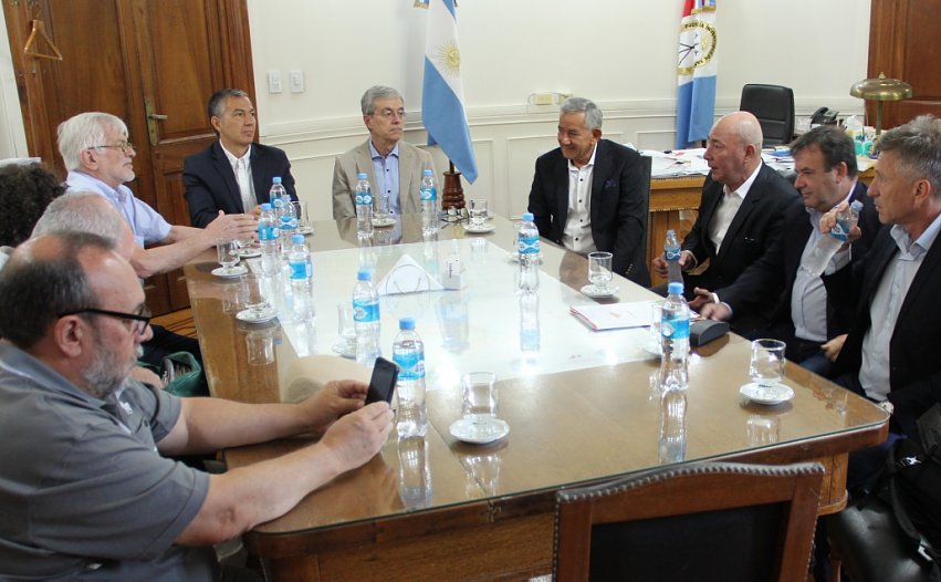 Oficializaron propuesta salarial a los gremios de la administración central y docentes