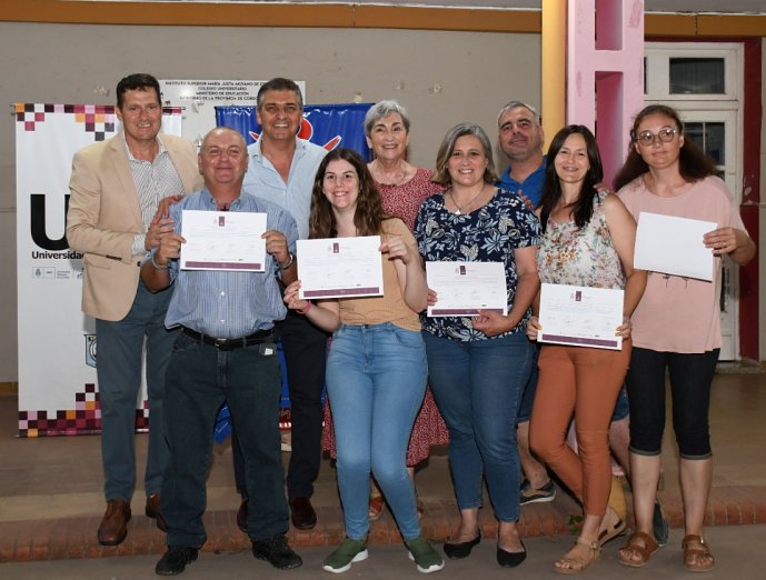Morteros: Se entregaron certificados de la UPM y Escuela Municipal de Oficios