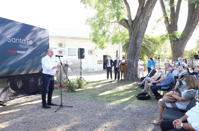 Perotti presentó la obra de ampliación del Hospital de Sunchales