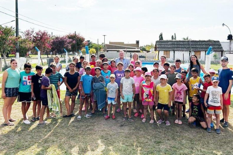 Obras y colonia de vacaciones en el natatorio comunal de Ambrosetti