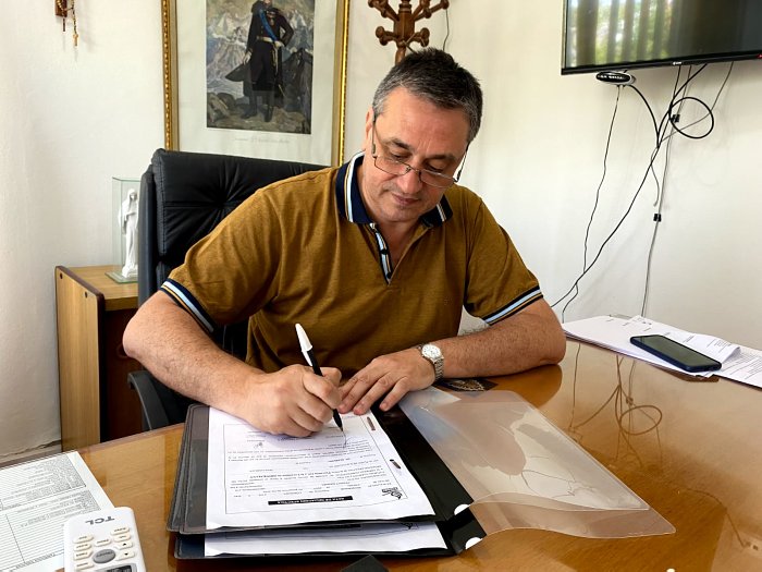 Tévez firmó el convenio para comenzar con la obra del gas en Brinkmann