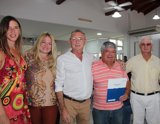 La provincia entregó fondos a productores del departamento San Cristóbal