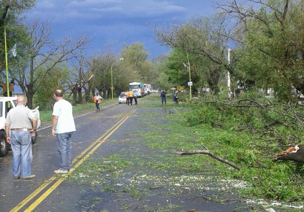 Fuerte tormenta afectó a la localidad de Tránsito