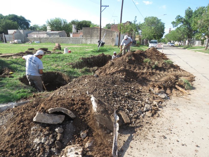 Comenzaron la obra de cloacas en otro sector de Suardi