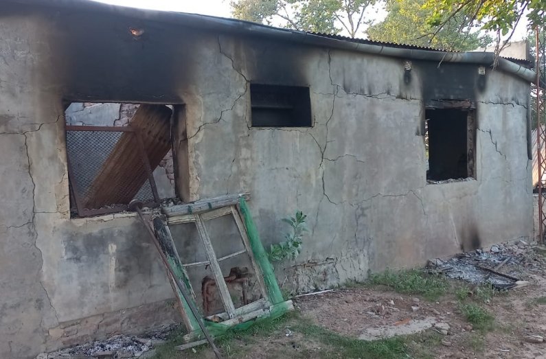 San Cristóbal: Le robaron, le mataron animales y le quemaron la casa