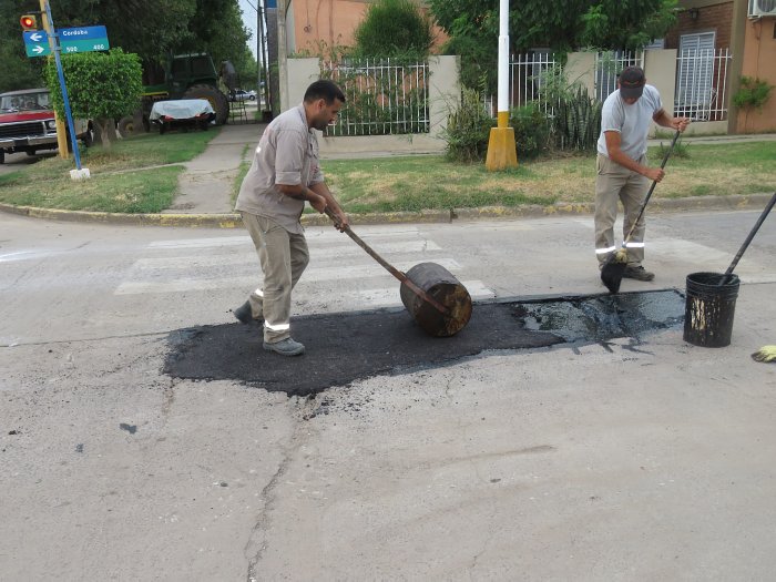 Realizan bacheo en diferentes sectores de Suardi