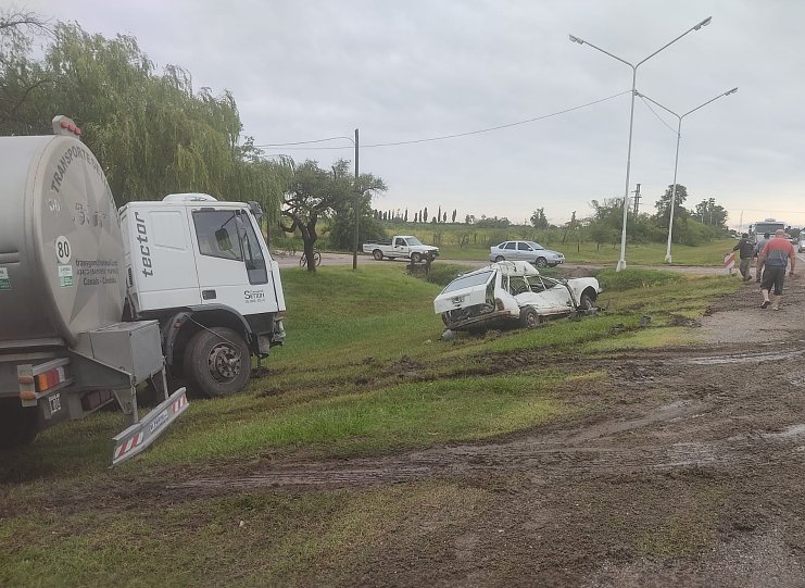 Automovilista con lesiones graves al chocar con un camión en San Guillermo