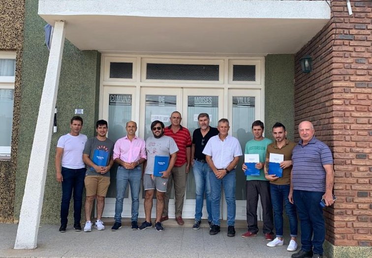 La Provincia entregó créditos a productores apícolas en Moisés Ville