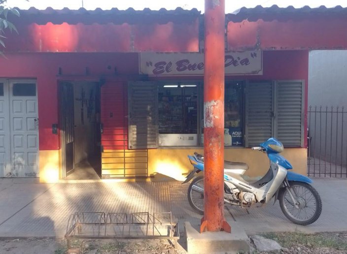 Investigan robo en un autoservicio de Suardi