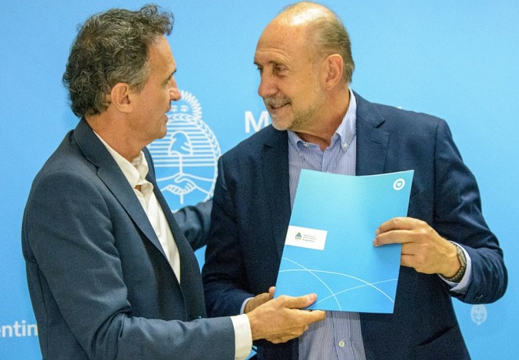 Perotti firmó el acta de inicio de obra del Acueducto San Javier-Tostado