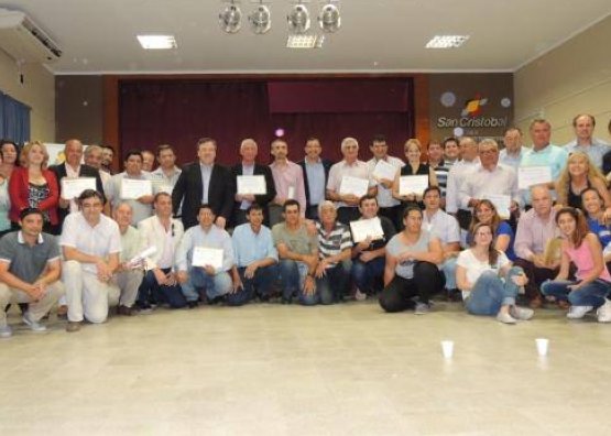 Se entregaron diplomas a las autoridades electas el 14 de junio