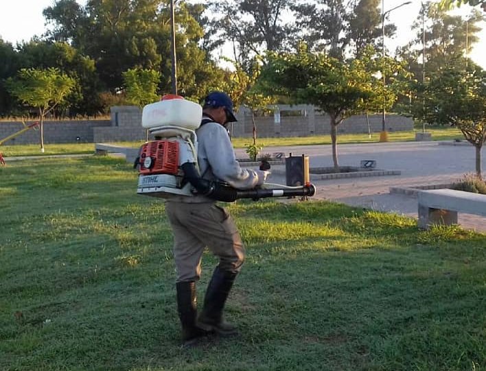 Vuelven a fumigar espacios públicos en Suardi