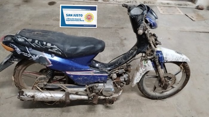 Encontraron abandonada moto robada en Morteros