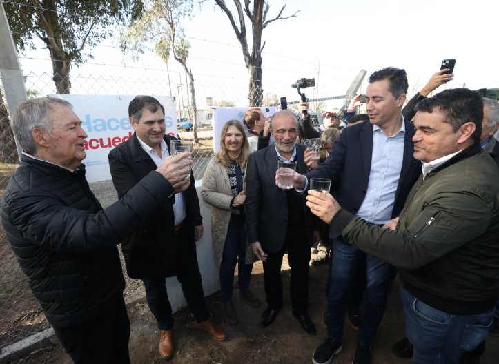 Schiaretti inauguró el acueducto La Para-Balnearia y un polideportivo