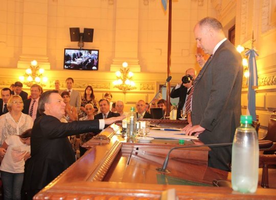 Michlig prestó juramento e inicia su 5º mandato consecutivo