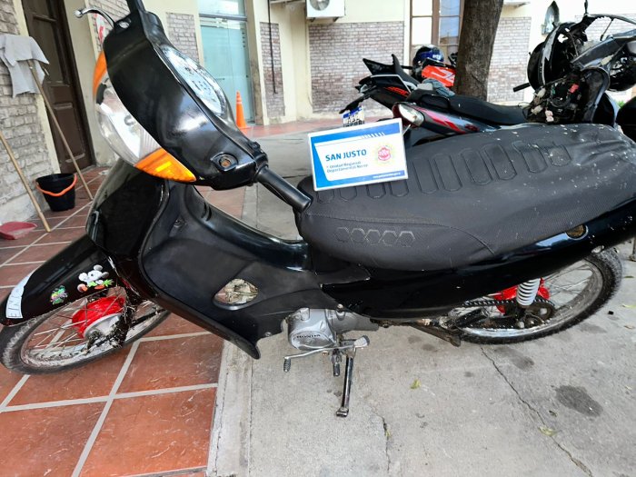 Un joven quedó detenido en Luxardo por conducir moto adulterada