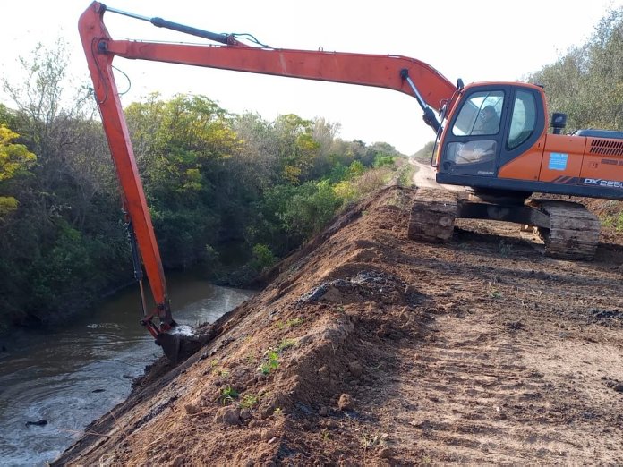 Trabajan en obras de infraestructura hídrica en Col. San Pedro