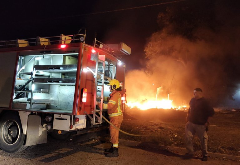 Morteros: Se produjo un incendio en el patio de una vivienda