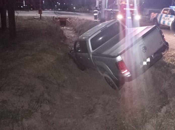 Freyre: Circulaba a alta velocidad y terminó en una cuneta