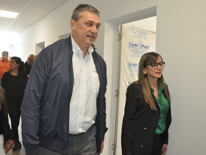 La Ministra Barbás recorrió la obra del Hospital de Brinkmann